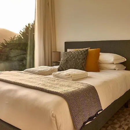 Checkincheckout Design With Stunning Landscape סינטרה